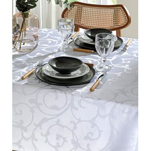 Toalha de Mesa Quadrada Döhler Requinte II Arcos Branca 4 Lugares