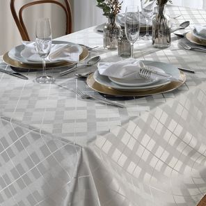Toalha de Mesa Retangular Döhler Requinte II Prata 8 Lugares